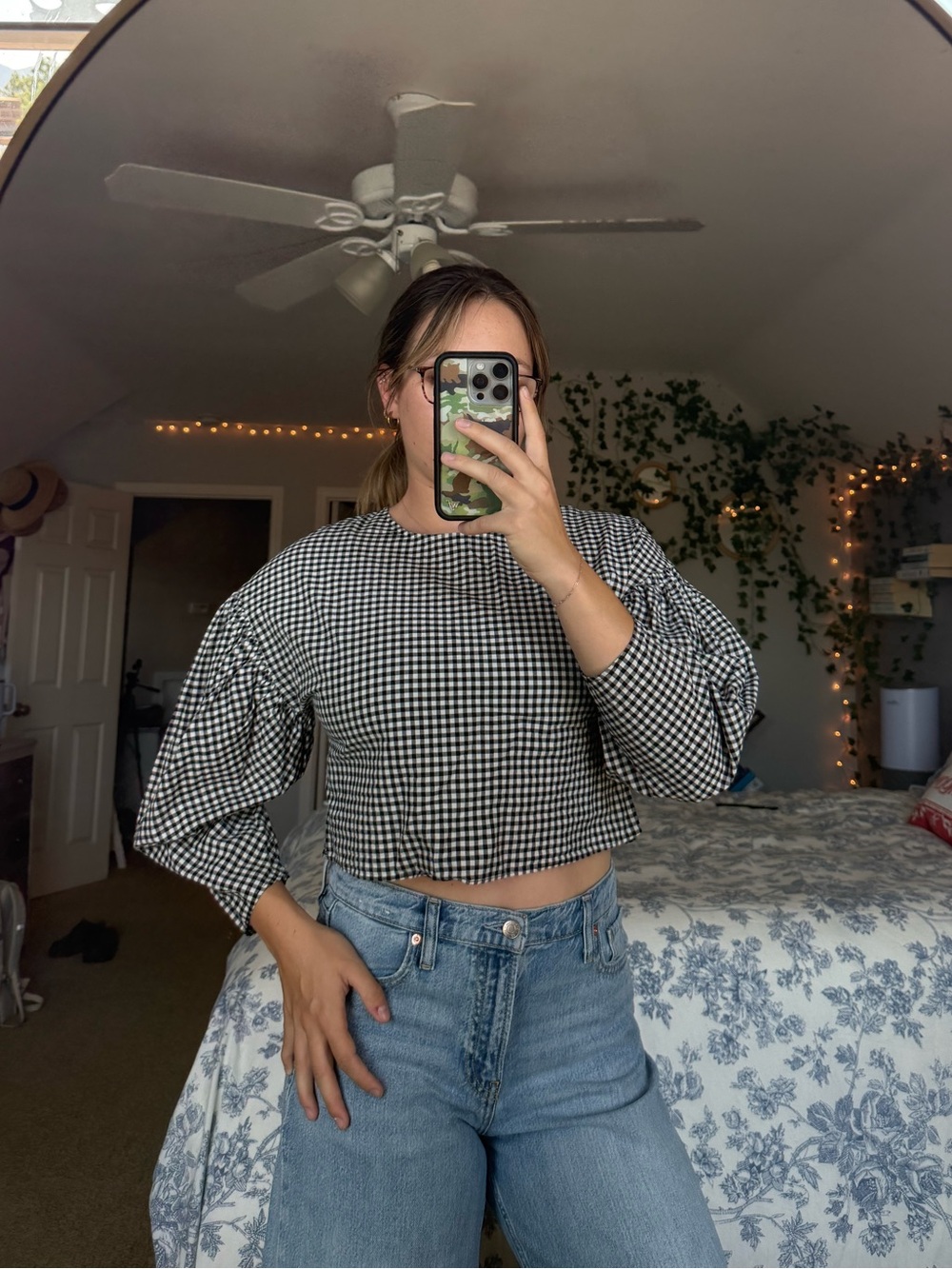 Forever 21 Black and White Gingham Cropped Puff-Sleeve Top